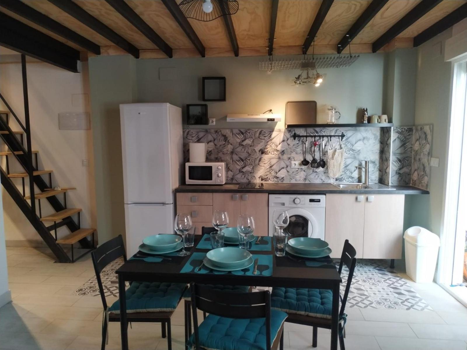 Centrico Apartamento Familiar Con Patio Privado Alicante Esterno foto